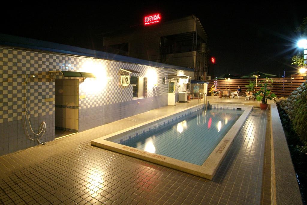Puti Commercial Hotel Лонгтан Екстериор снимка