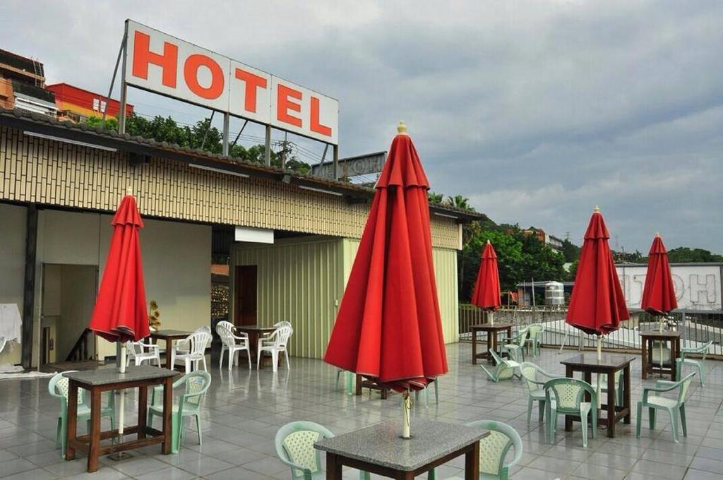 Puti Commercial Hotel Лонгтан Екстериор снимка