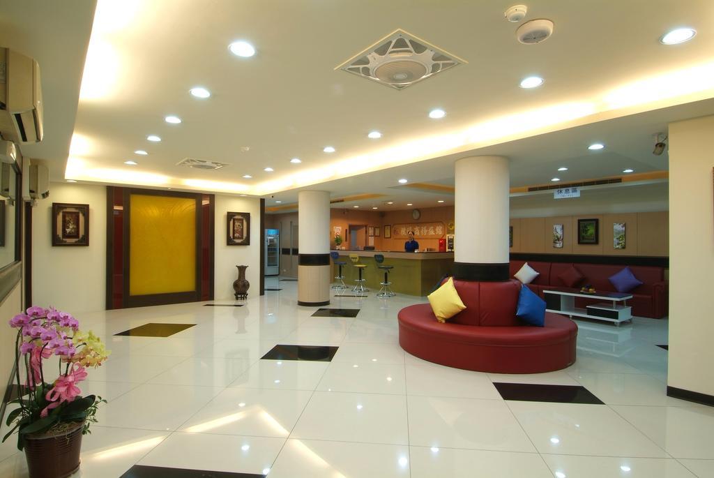 Puti Commercial Hotel Лонгтан Екстериор снимка