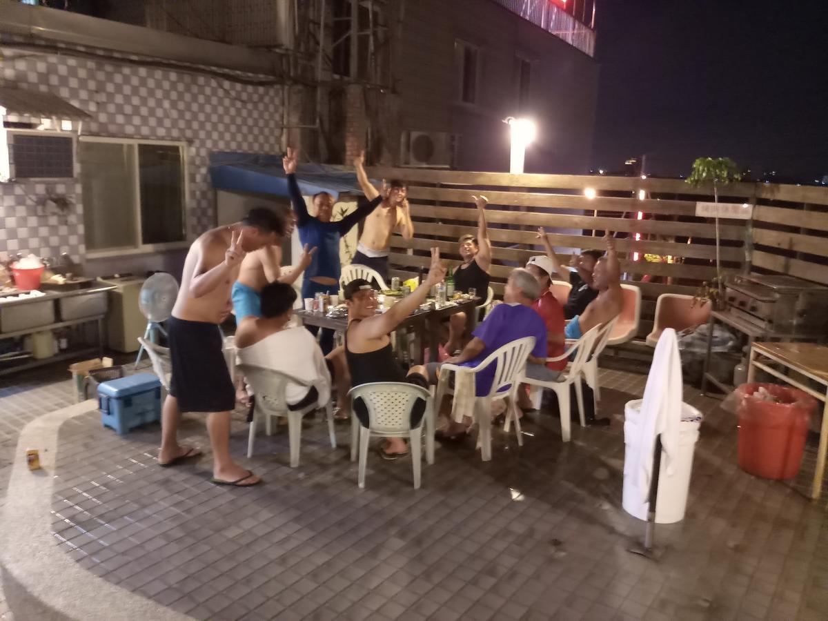 Puti Commercial Hotel Лонгтан Екстериор снимка